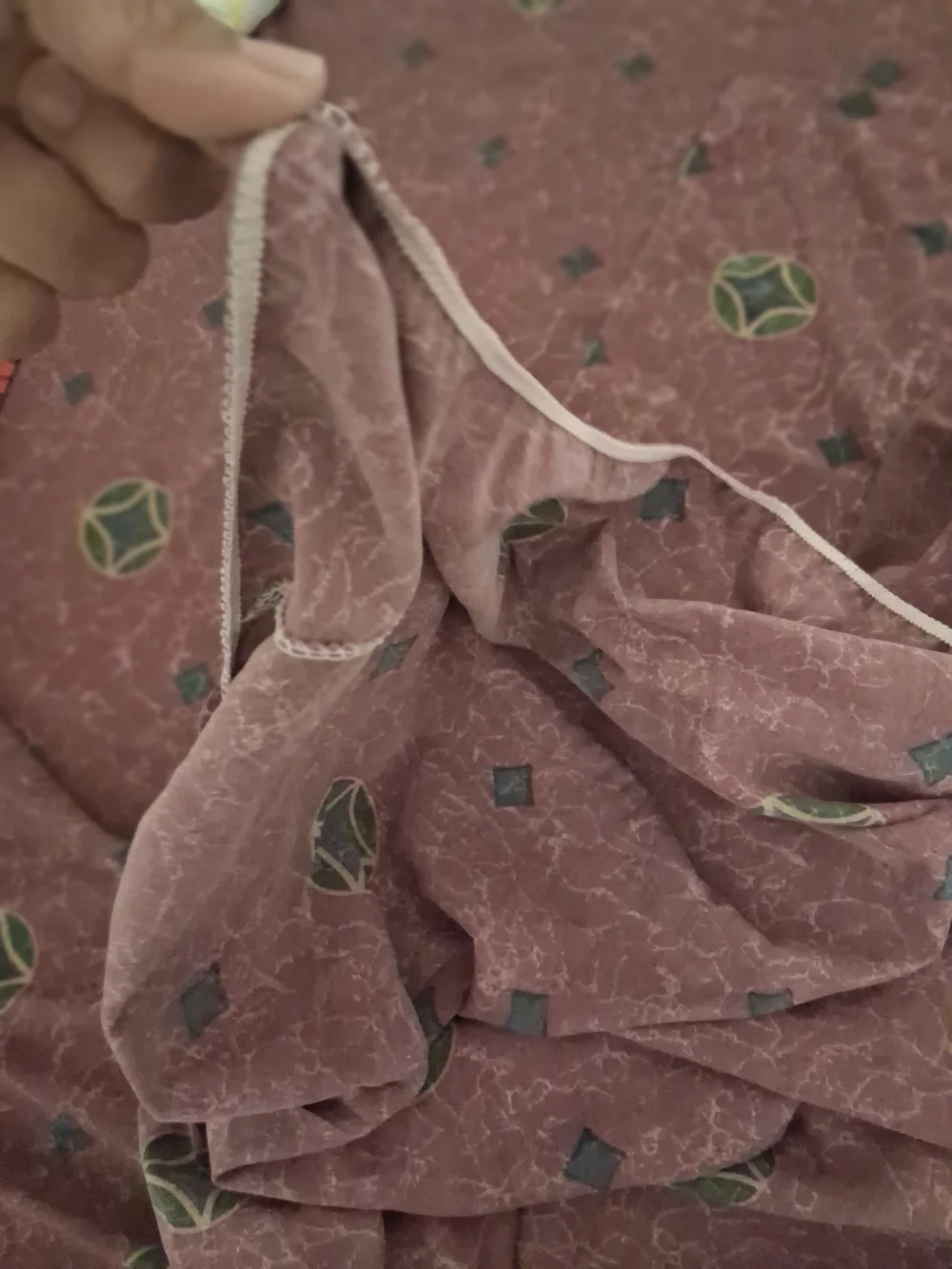 80s Maroon Queen Bedding Geometric Style
